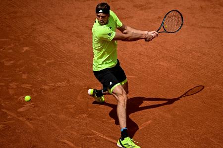 Steigerung nach Satzrückstand: Zverev erreicht Runde drei Steigerung nach Satzrückstand: Zverev erreicht Runde drei