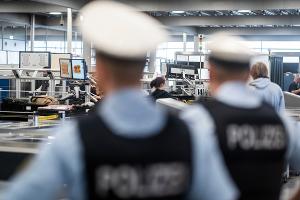 Waffenteile und scharfe Munition bei Sicherheitskontrollen am Flughafen Köln/Bonn entdeckt