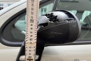 Peugeot im Vorbeifahren gerammt