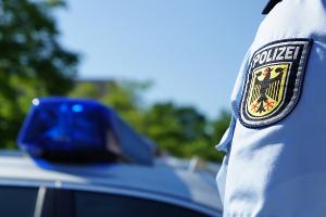 Teurer Zwischenstopp / Bundespolizei fasst gesuchten Urkundenfälscher bei Grenzkontrollen