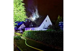 Nächtlicher Dachstuhlbrand in Essen-Bredeney