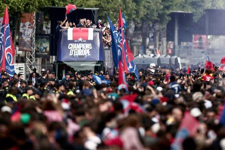 Erst Champs Elysées, dann Élysée-Palast: PSG zurück in Paris Erst Champs Elysées, dann Élysée-Palast: PSG zurück in Paris