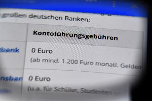 Der BGH hatte im April 2021 sogenannte Zustimmungsfiktionsklauseln in den Allgemeinen Geschäftsbedingungen von Banken und Sparkassen für unzulässig erklärt. (Symbolbild)