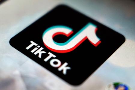 Eine gemeinnützige Verbraucherstiftung aus den Niederlanden hat beim Kammergericht Berlin eine Schadenersatzklage gegen die Videoplattform Tiktok eingereicht. 