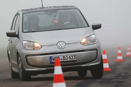 VW E-Up, Frontansicht, Slalom