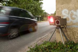 Geschwindigkeitskontrolle der Polizei - 137 Autos zu schnell - 2506017