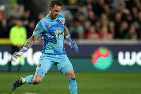 Herausforderer für Hradecky: Leverkusen holt Torhüter Flekken Herausforderer für Hradecky: Leverkusen holt Torhüter Flekken