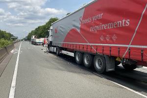 Die Sperrung der A45 war aufgrund des weitläufigen Trümmerfeldes notwendig.