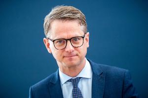 Der CDU-Generalsekretär hofft ein "respektvolles Aufeinandertreffen" von Merz und Trump.