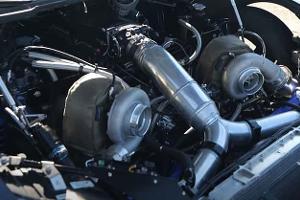 Dieser Tesla brettert mit 9,2-Liter-V8 los