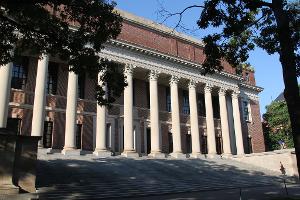 US-Gericht blockt Einreisestopp für Harvard-Studierende
