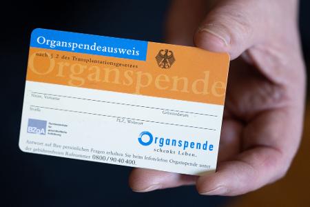 Ein Organspendeausweis kann helfen, den eigenen Willen festzuhalten und im Ernstfall bekannt zu machen. Ein Organspendeausweis kann helfen, den eigenen Willen festzuhalten und im Ernstfall bekannt zu machen.