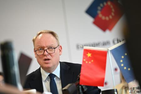 EU-Handelskammerpräsident Eskelund kritisierte den Antragsprozess den Export seltener Erden. (Archivbild) EU-Handelskammerpräsident Eskelund kritisierte den Antragsprozess den Export seltener Erden. (Archivbild)