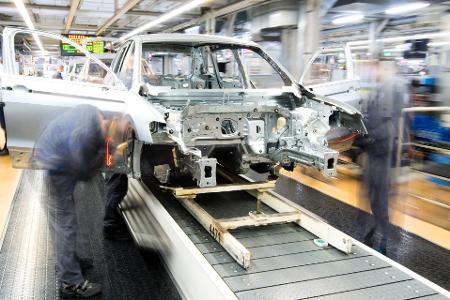 Die Autobranche hat binnen eines Jahres rund 45.000 Jobs abgebaut.