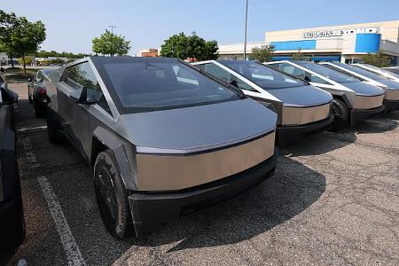 Tesla-Parkplatz Michigan Mall Farmington Hills USA Tesla-Parkplatz Michigan Mall Farmington Hills USA