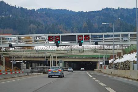 05/2025 Das Nordportal des Pfändertunnels auf der Rheintal/Walgau Autobahn - A14.
