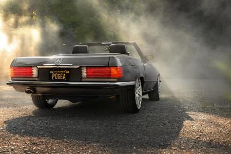Pogea Classic Restomod Mercedes R107