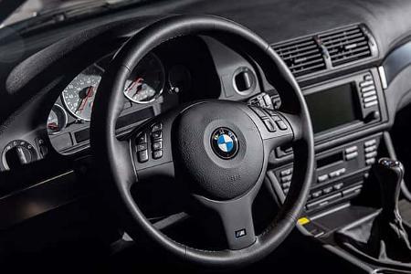 BMW M5 E39 (2003) 746 miles Imola red
