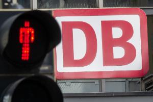 Verbände fordern die Deutsche Bahn dazu auf, die Abschaffung der Familienreservierung zu stoppen. (Archivbild)