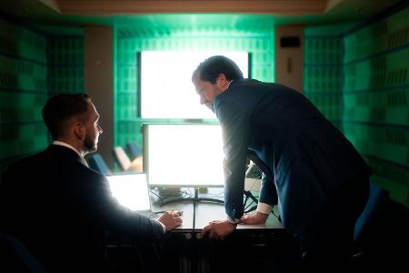 ARD Story: Im Inneren der Cybermafia - Love.Like.Lost