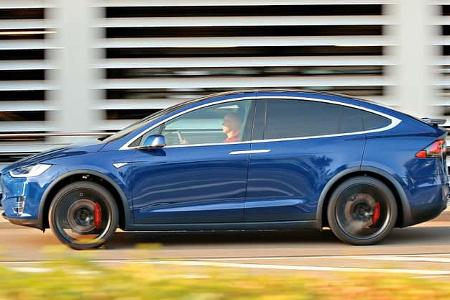 Tesla Model X P90D, Seitenansicht