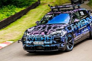 Elektro-Cayenne lässt sich bei Hillclimb blicken