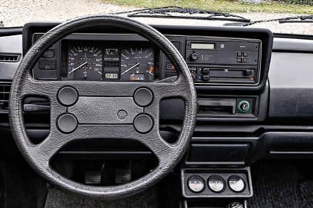 VW Golf I Cabrio 1.8, Interieur