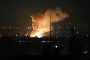 Krieg in Nahost - Israel greift 100 Ziele im Iran an