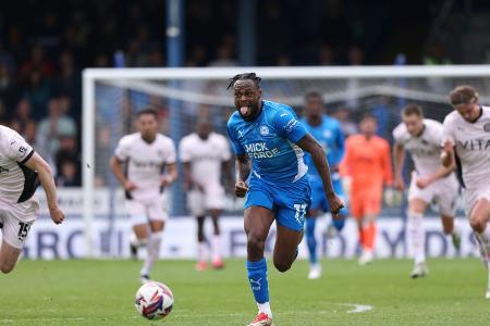 Aus Englands Liga drei: St. Pauli verpflichtet Stürmer Jones Aus Englands Liga drei: St. Pauli verpflichtet Stürmer Jones