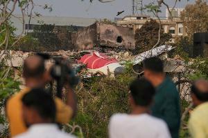 Air India zahlt nach Flugzeugabsturz an Opferfamilien