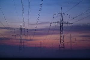 Strom durch Freileitung statt Erdkabel? Das wären die Folgen