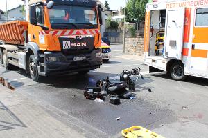Unfallstelle Moltkestraße nach Kollision Lkw/Krankenfahrstuhl