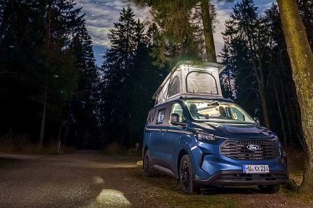 Campervan Pureflexx Escape 500 Stellplatz bei Nacht