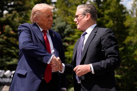 Trump und Starmer hatten ihren Handelspakt Anfang Mai verkündet - nun folgte beim G7-Gipfel der nächste Schritt. Trump und Starmer hatten ihren Handelspakt Anfang Mai verkündet - nun folgte beim G7-Gipfel der nächste Schritt.