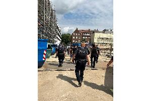 In Rheine eskortierte der Zoll die Bauarbeiter ohne Aufenthaltserlaubnis zum Ausländeramt.