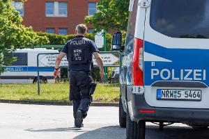 Polizei jagt zwei Straftäter nach Doppelflucht in NRW