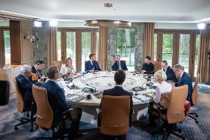 Mit Selenskyj, aber ohne Trump: Der G7-Gipfel nach der Abreise des US-Präsidenten.