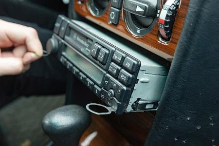Blaupunkt Frankfurt RCM 82 DAB, Einbau in Mercedes W124 T-Modell