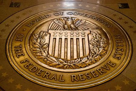 Die US-Notenbank zeigt dem US-Präsidenten weiter die kalte Schulter und belässt den Leitzins auf einem relativ hohen Niveau.