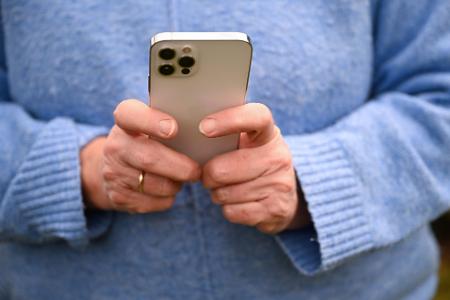 Das ungute Gefühl gegenüber neuen digitalen Anwendungen ist bei älteren Menschen besonders stark ausgeprägt.