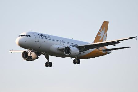 Am Mittwoch war der erste Sonderflug mit Deutschen aus Israel in Amman gestartet. Am Mittwoch war der erste Sonderflug mit Deutschen aus Israel in Amman gestartet.