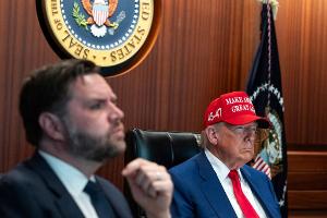 US-Präsident Donald Trump hat die Atomanlagen des Irans bombardieren lassen. Das wirft die Frage auf, ob der Konflikt jetzt eskalieren könnte. 