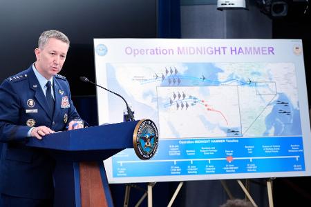 Die USA haben 14 massive bunkerbrechende Bomben des Typs GBU-57 bei ihren Angriffen eingesetzt - sagt Generalstabschef Dan Caine.