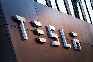 Tesla startet seinen lange angekündigten Robotaxi-Dienst. 