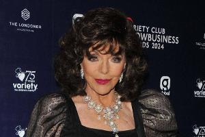Joan Collins teilt seltenen Schnappschuss mit ihrer jüngsten Tochter
