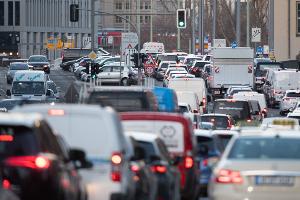 Jeder fünfte Europäer muss mit zu viel Verkehrslärm klarkommen. (Illustration)