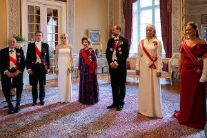 Norwegens Royals feiern Galadinner mit Emmanuel und Brigitte Macron
