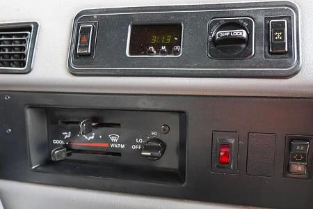 06/2025 Toyota Mega Cruiser Safari Auktion