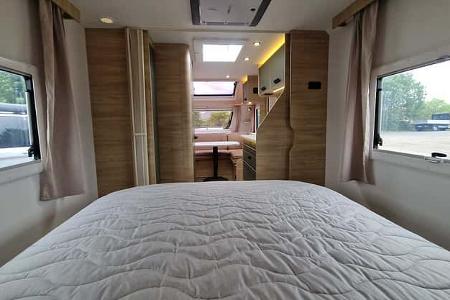 Wohnwagen, Queensbett