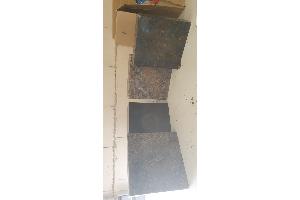 Sichergestellte Sockelplatten